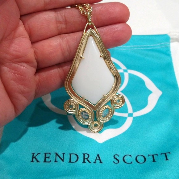 Kendra Scott Teresa Necklace - Picture 2 of 4